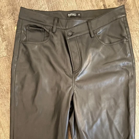 Black Criss Cross leather pants - Picture 2 of 6